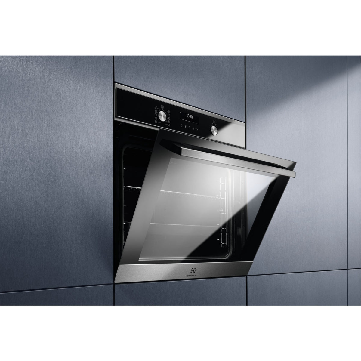 Four Pyro ELECTROLUX EOE6P57X - Pyrolyse - Chaleur pulsée - Porte froide - Rails télescopiques - Sonde de cuisson
