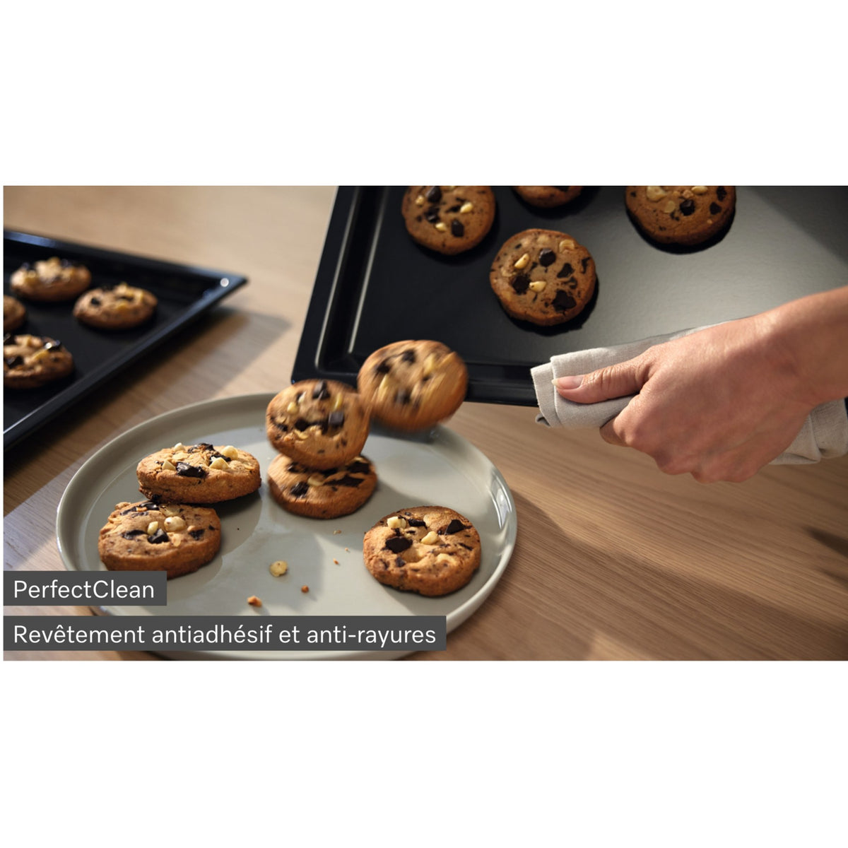 Four encastrable fonction vapeur MIELE H 7244 BP NR - Pyrolyse - Chaleur tournante - Porte froide - Rails télescopiques
