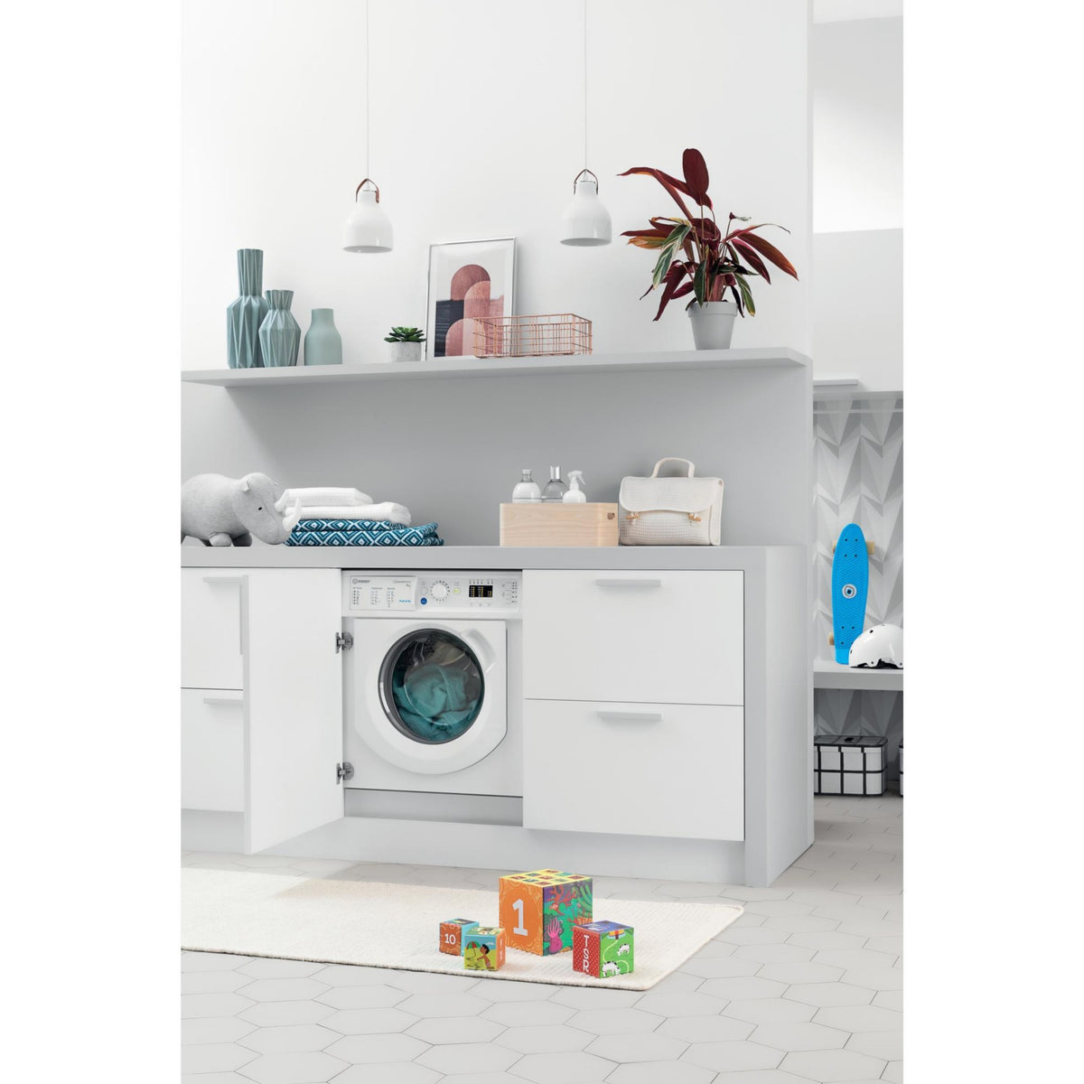 Lave linge hublot encastrable INDESIT BIWMIL9146FR - 9 kg - 1400 tr/min - Classe A - Moteur induction